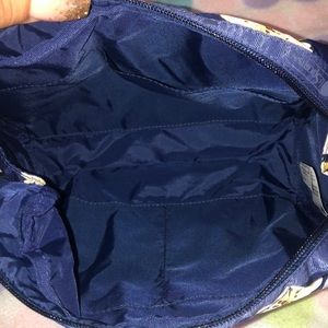 Lesportsac Bags - LeSportsac extra large rectangular chrysantheme Lesportsac Bags - LeSportsac extra large rectangular chrysantheme